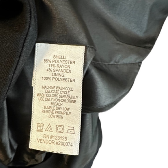 Chadwick's of Boston Black Blazer - Picture 6 of 6